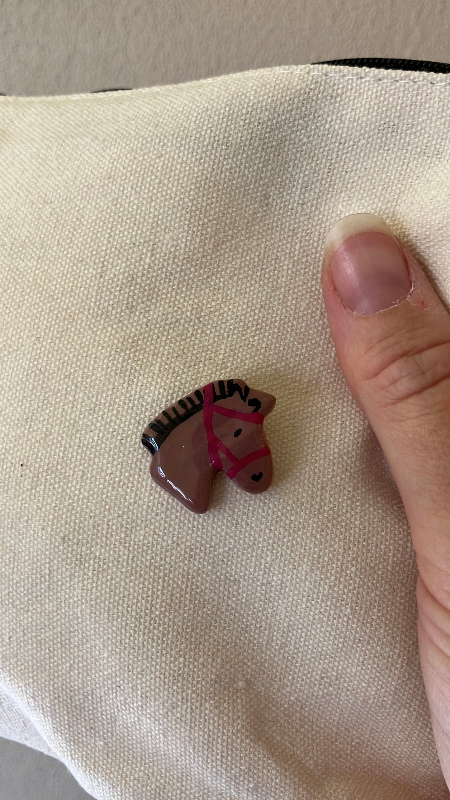 Pin Pferd Dunkelbraun Handgemacht