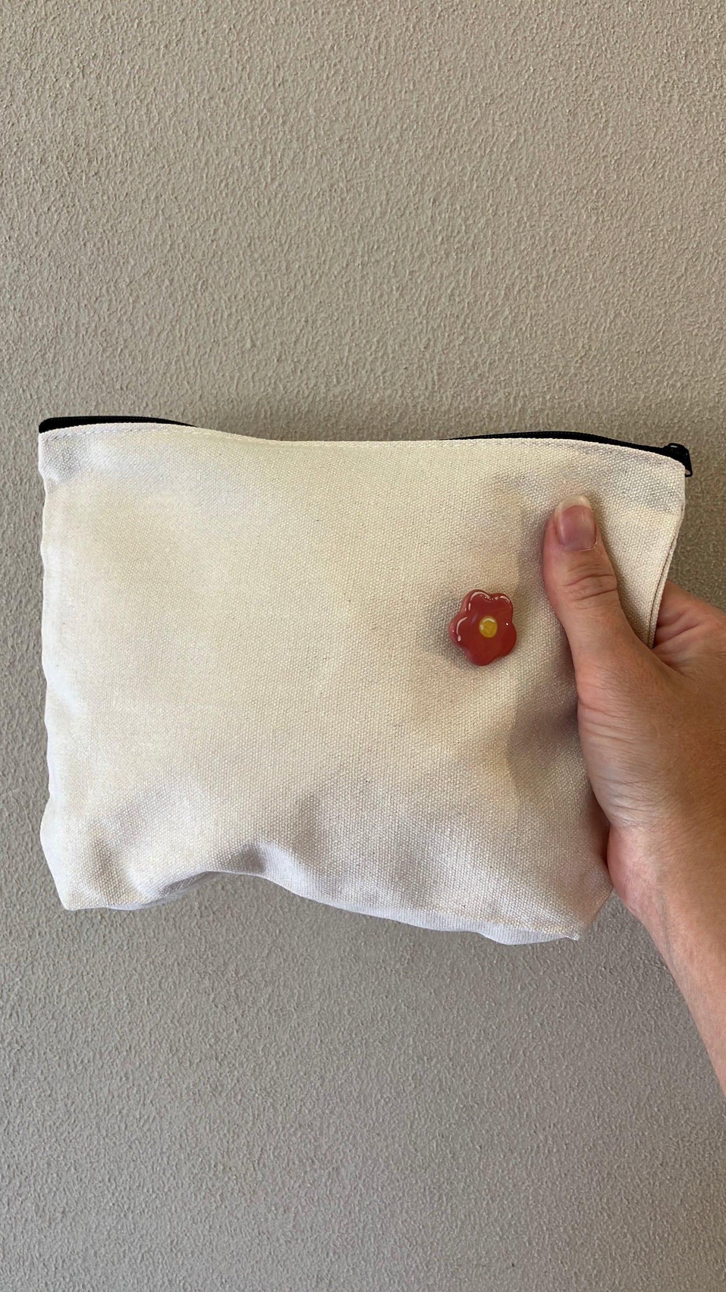 Pin Blume Rot Handgemacht