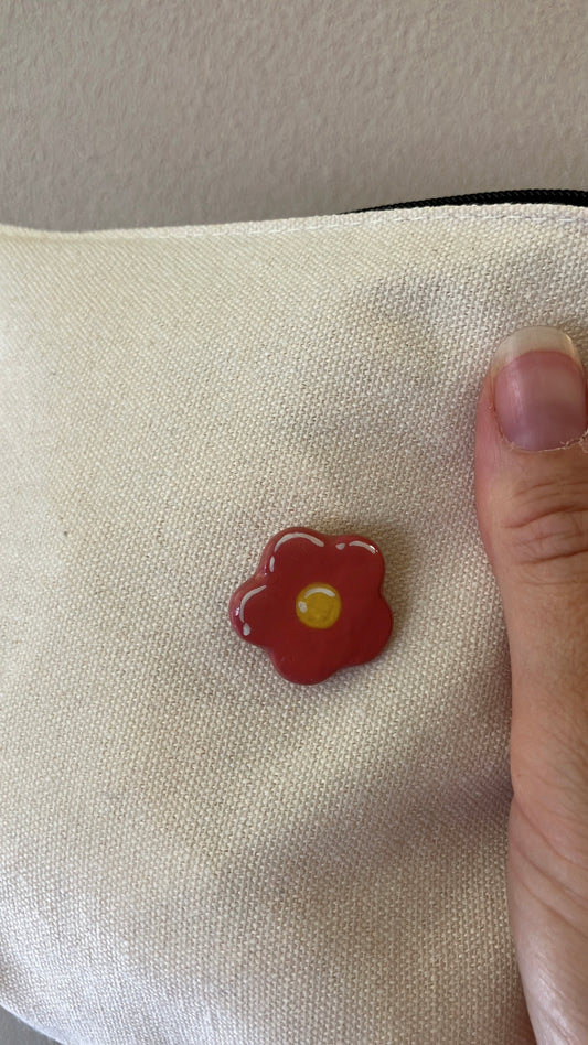 Pin Blume Rot Handgemacht