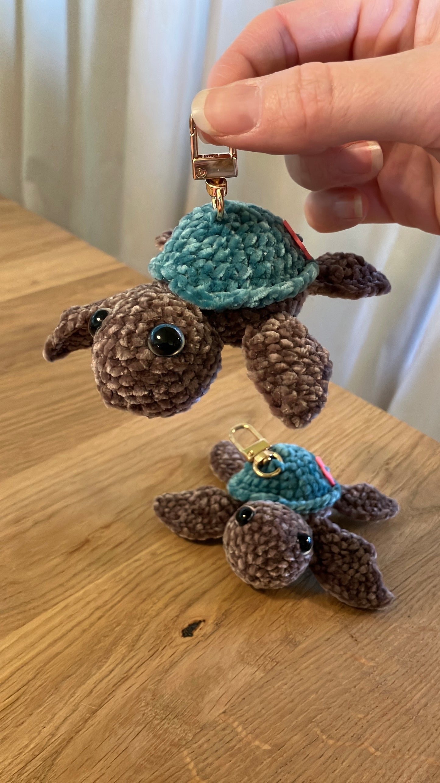 Meeresschildkröte Lotti als Anhänger