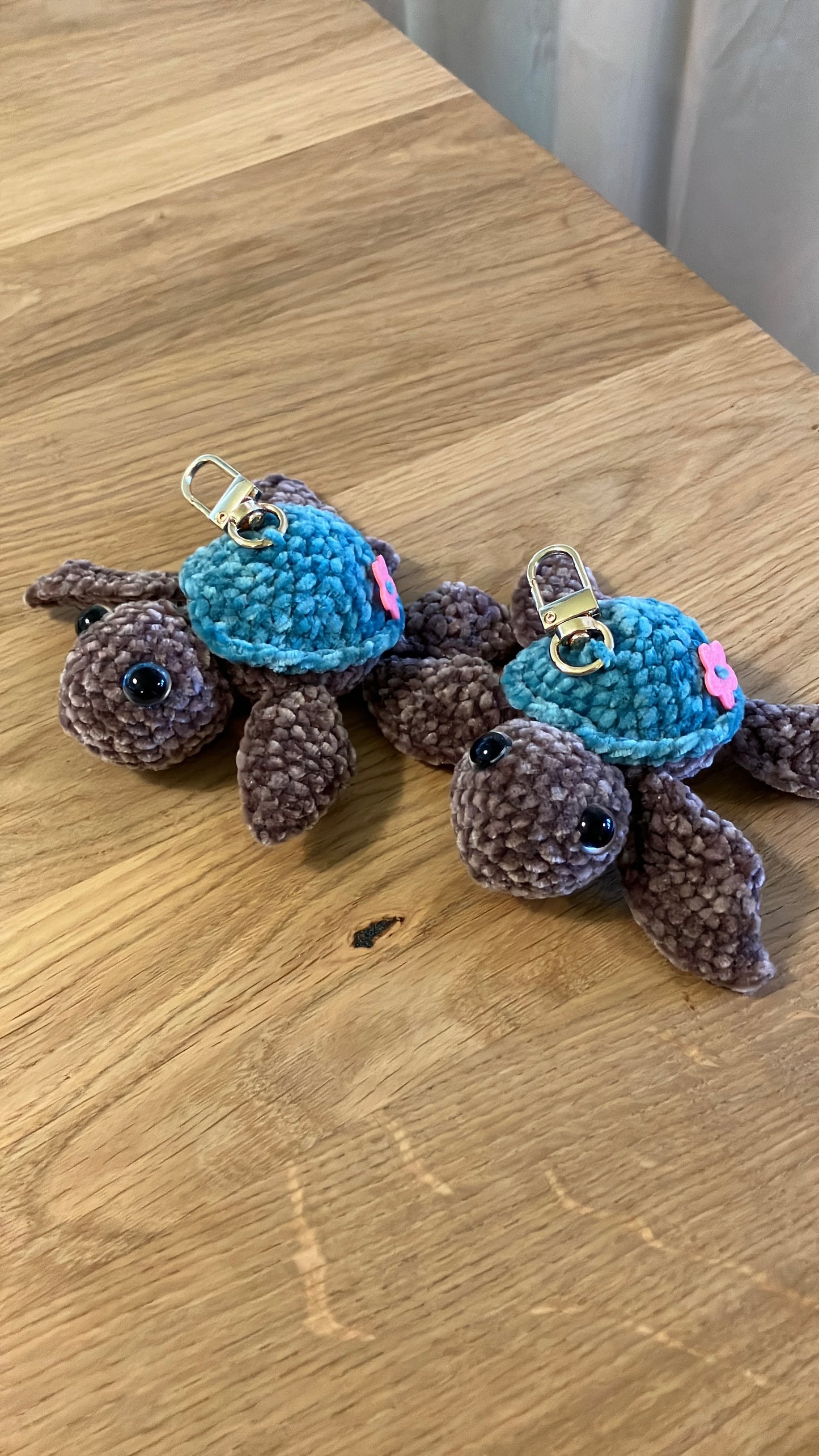 Meeresschildkröte Lotti als Anhänger