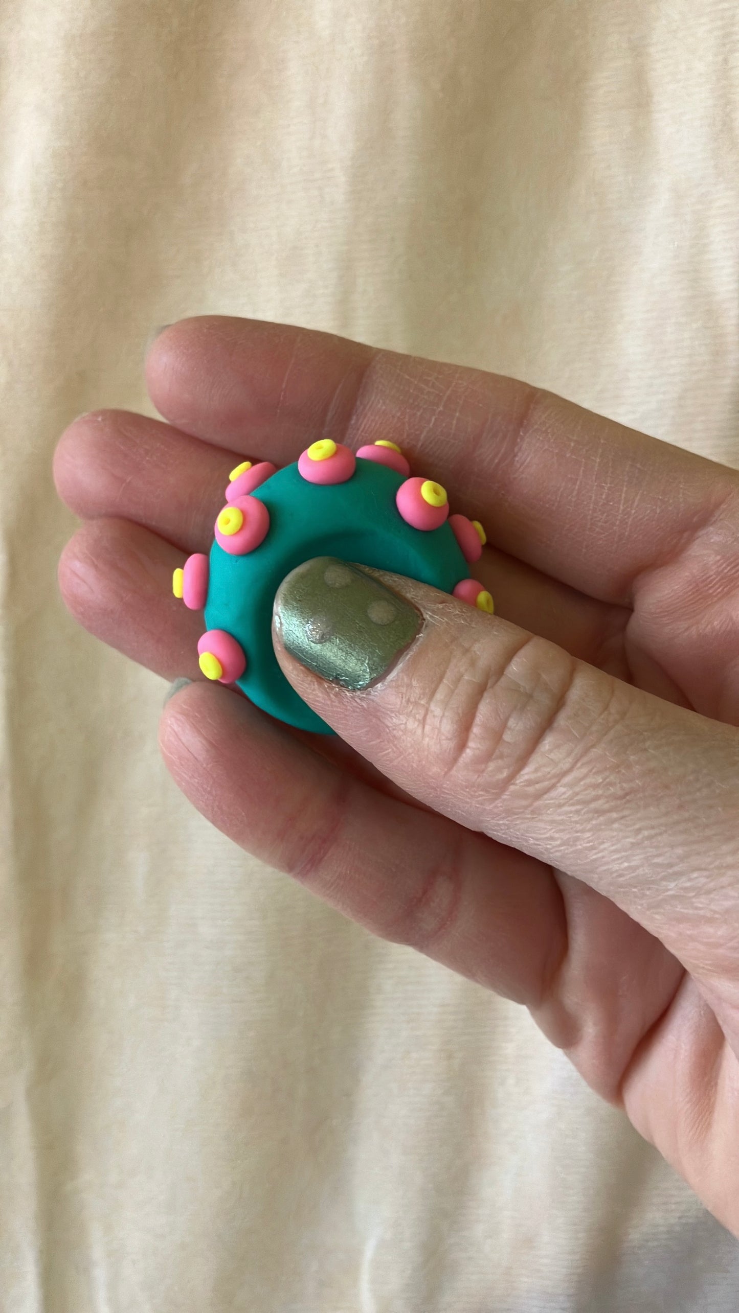 Anti Stress Stein Türkies Pink Bobbles