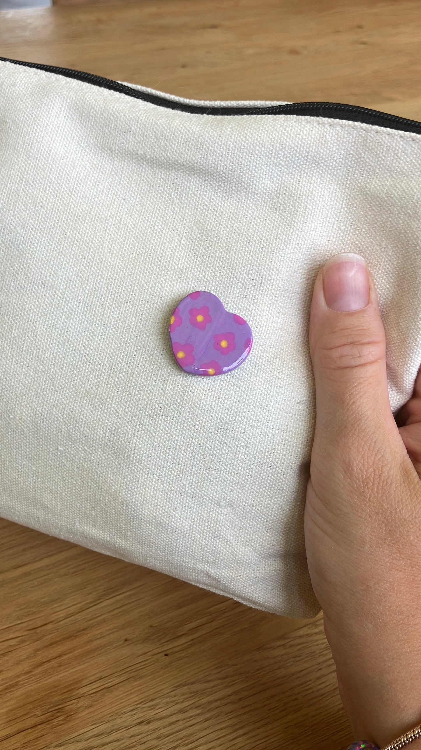 Pin Blümchen Herz Handgemacht